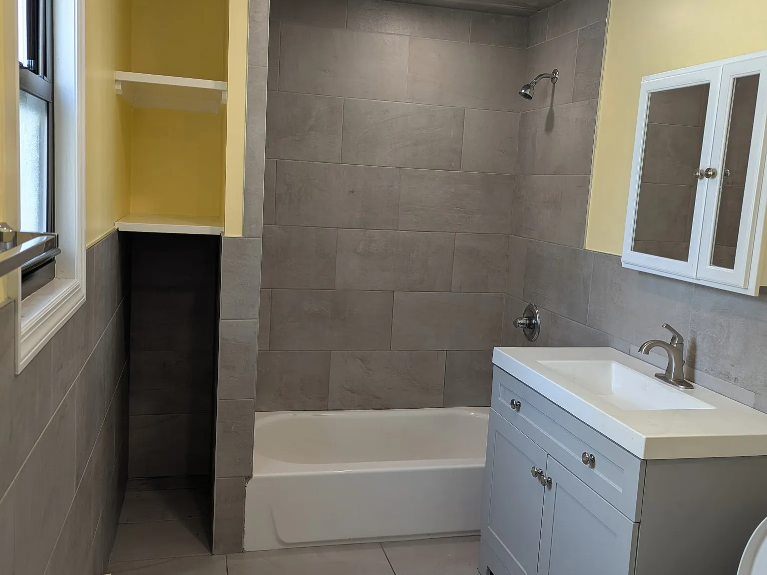 1 bed, 850 sqft, $2,200 — Photo 4