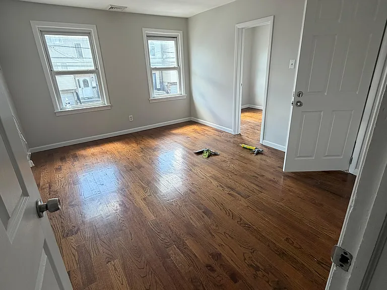 156 Chesnut St #2 — Photo 4