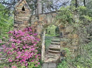 7755 Old Mill Rd, Gates Mills, OH 44040