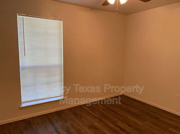 802 N Wilhite St APT C, Cleburne, TX 76031
