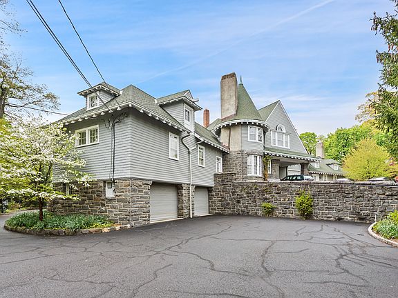 3rd image of 98 Byram Shore Rd APT 1