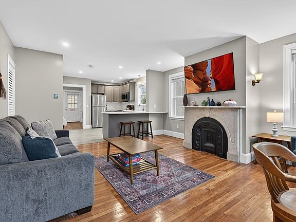 5th image of 49 Essex St #1R