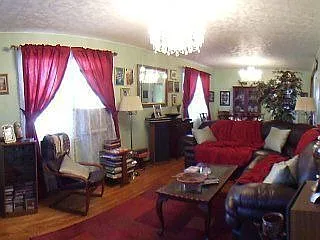 62 10th St photo 1
