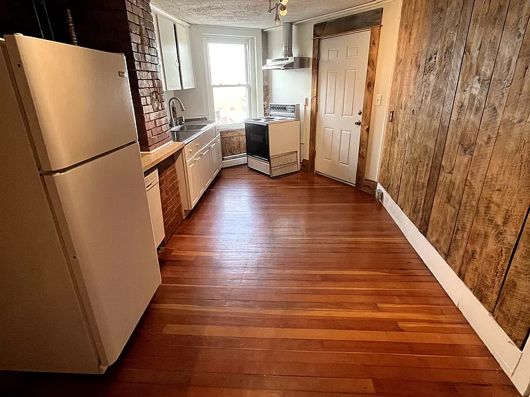 6 Common St #3 — Photo 17