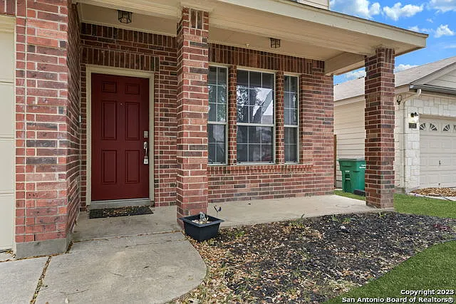 3 bed, 2.5 bath, 2059 sqft, $2,100 — Photo 4