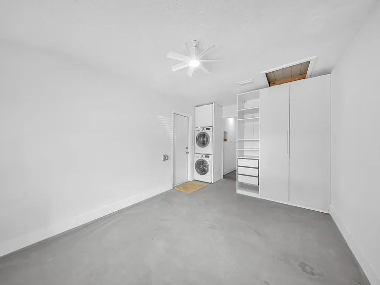 1721 N 16th Ct — Photo 37