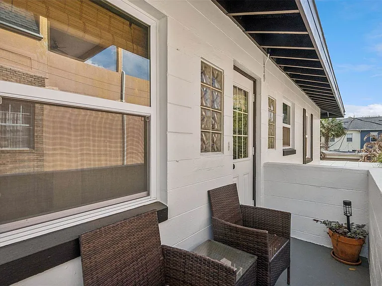 124 E Harding St — Photo 19
