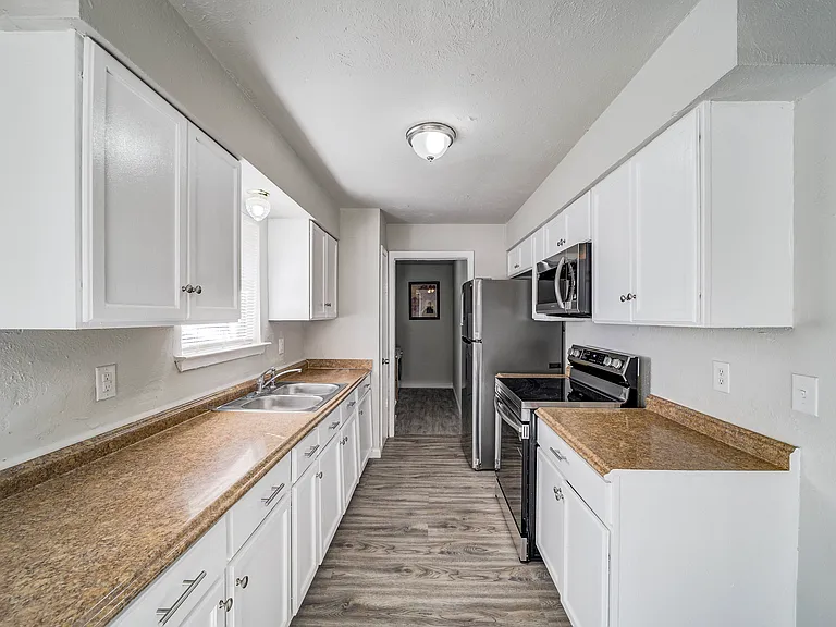 Pebbleshores Dr — Photo 10