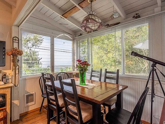 4th image of 31 Beach Hill Dr