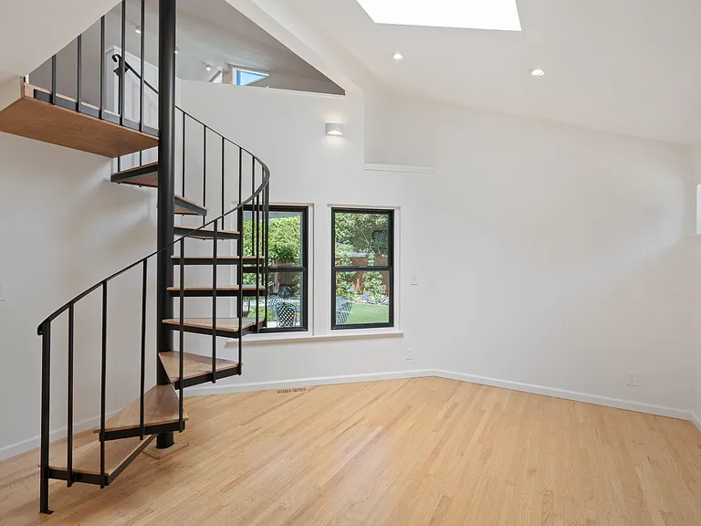 1351 Harker Ave — Photo 15