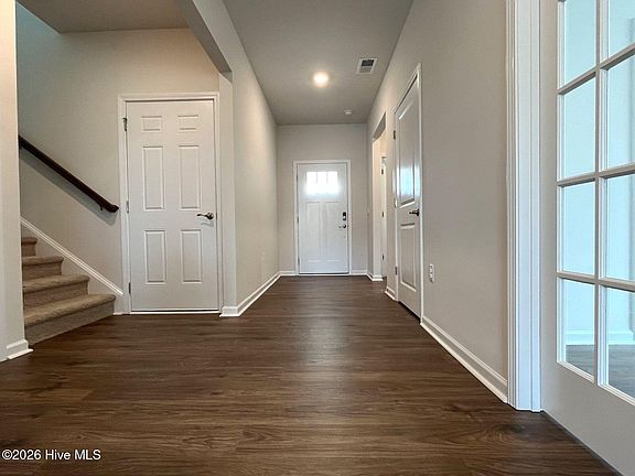2nd image of 512 Ragapple Ln