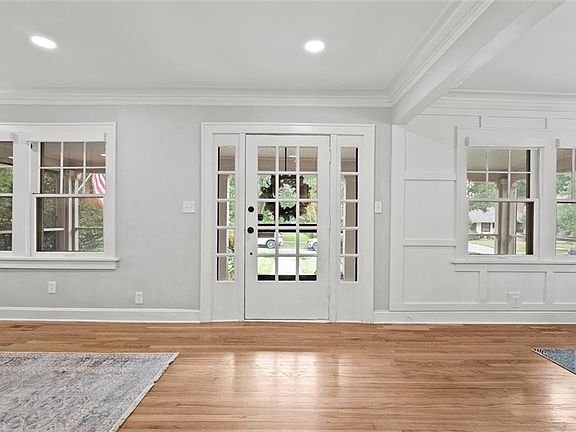 5th image of 6435 Wyandotte St
