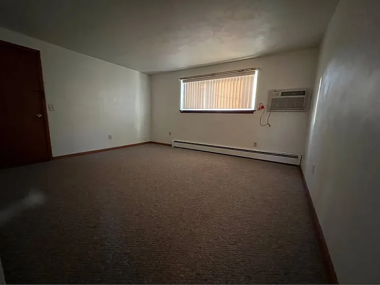 4 Sanford St #5 — Photo 3