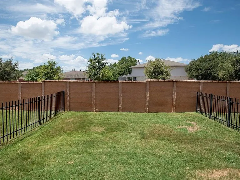 1001 Zodiac Ln #37 — Photo 25