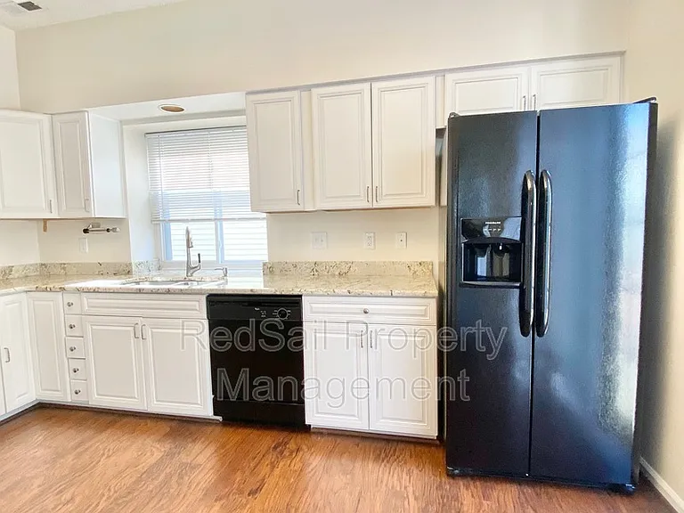 129 Watson Dr — Photo 8