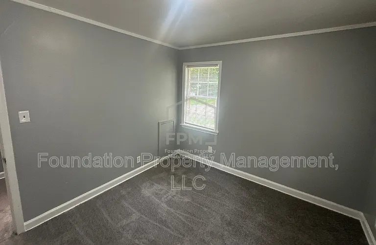 3326 Rosamond Ave — Photo 17