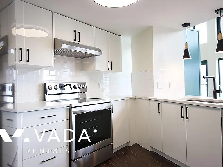 22 Cordova St E #808 — Photo 9