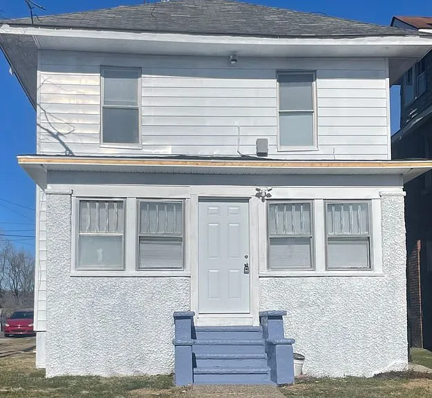 2228 Washington Ave — Photo 1