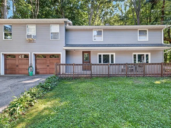 598 Randolph Rd, Mogadore, OH 44260