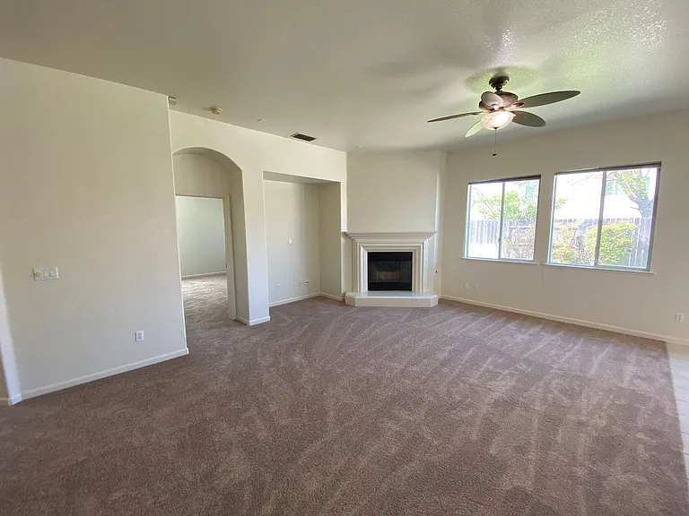 9748 Roedell Way — Photo 7