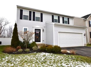 35 Scooter Ln, Hamburg, NY 14075