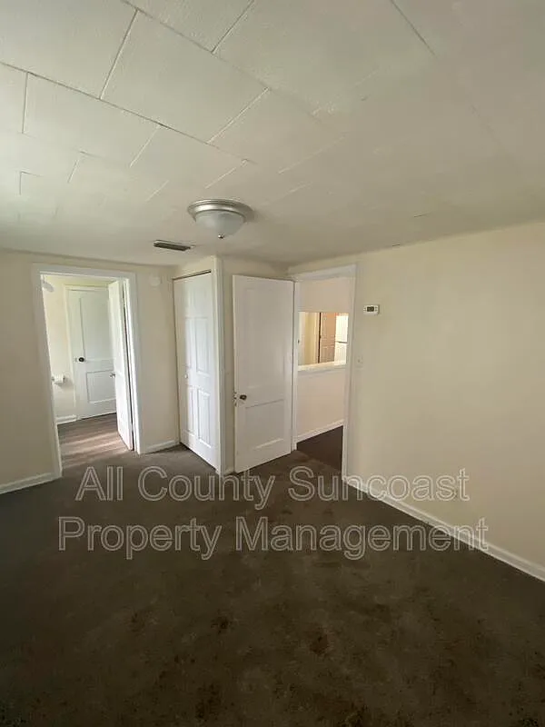 2 bed, 1.0 bath, $1,295 — Photo 4