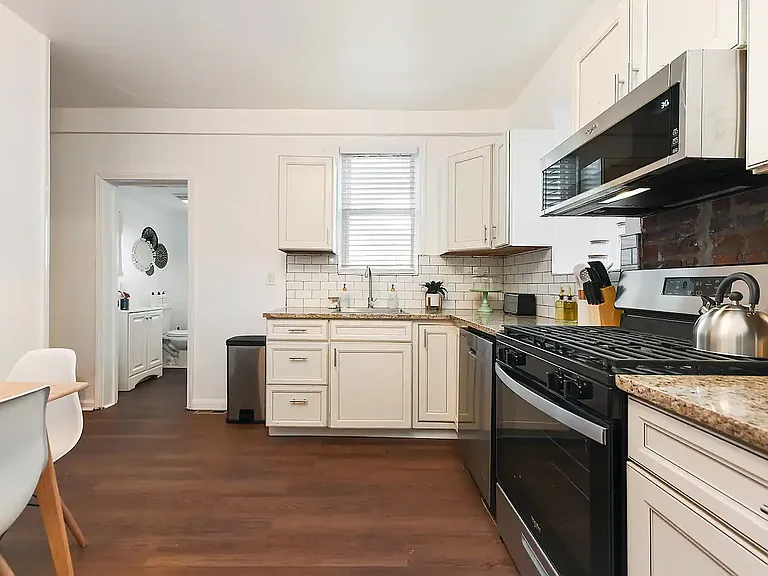 1060 Steuben St #1 — Photo 12