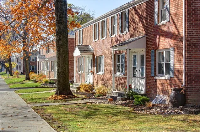 Adams Park Apartments: country charm with city convenience