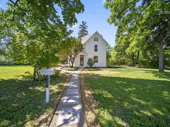 325 W William St, Delaware, OH 43015