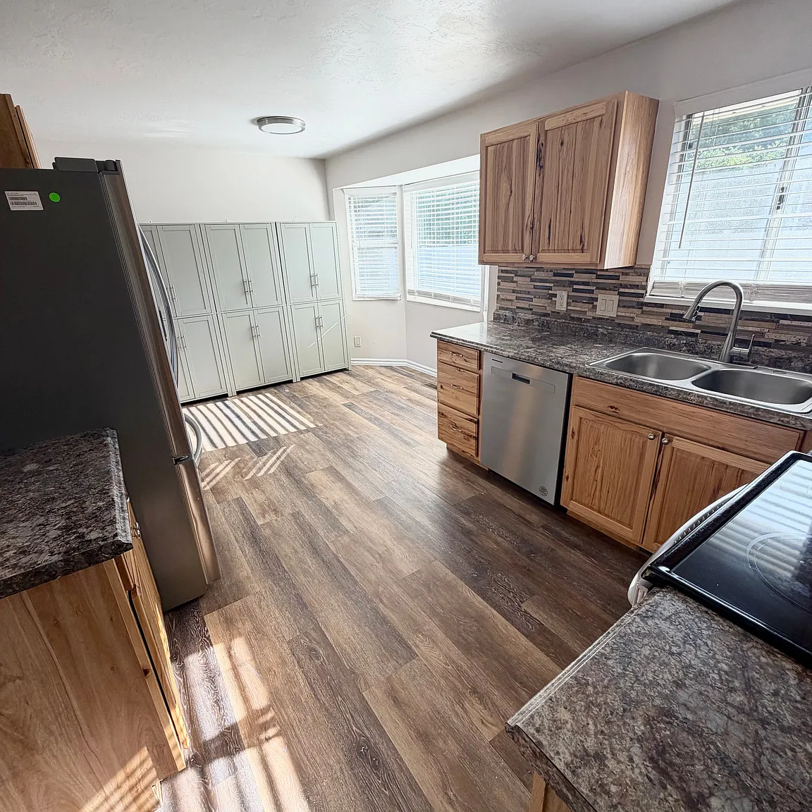 2 bed, 930 sqft, $1,795 — Photo 4