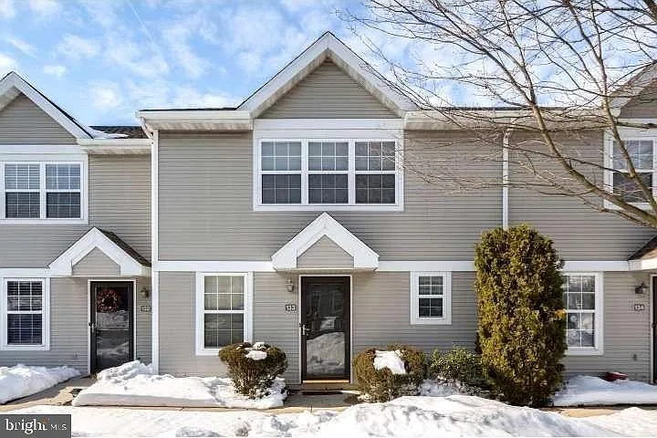 133 Laurel Ct photo 1