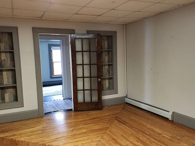 18 N Main St — Photo 5