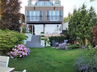 5 11th St, Toronto, ON M8V 3G2