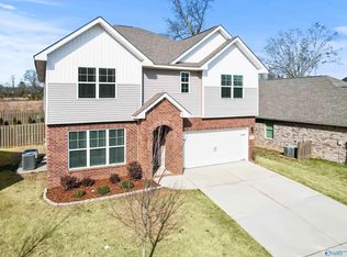 711 Magnolia Place Ln SW, Hartselle, AL 35640
