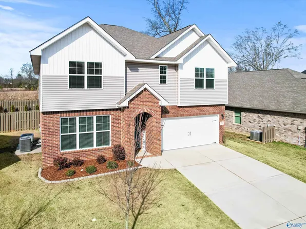 711 Magnolia Place Ln SW, Hartselle, AL 35640