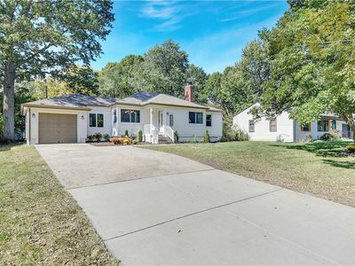 7200 Roe Ave, Prairie Village, KS, 66208