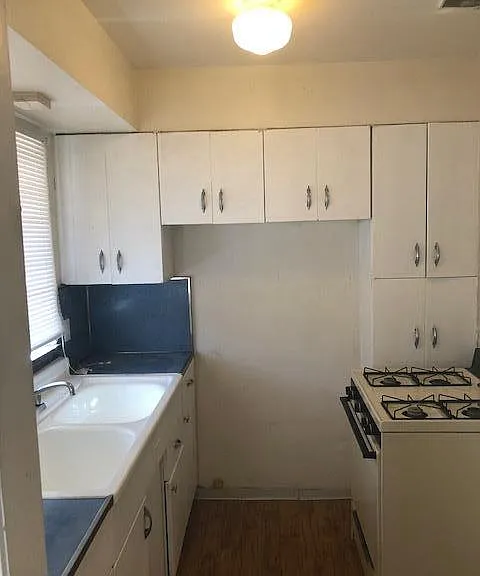 3425 Fairmount Blvd #12 — Photo 6
