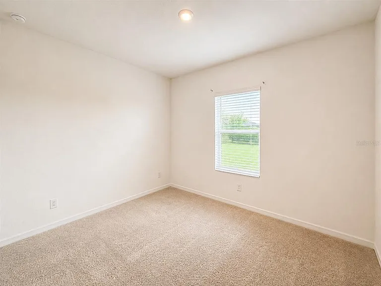 2074 Derwent Dr — Photo 5
