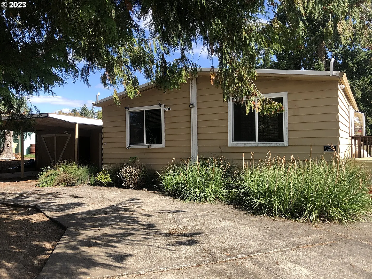 9220 SW Line Dr photo 1