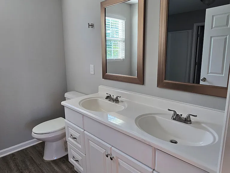 1151 Bentley Ct — Photo 15
