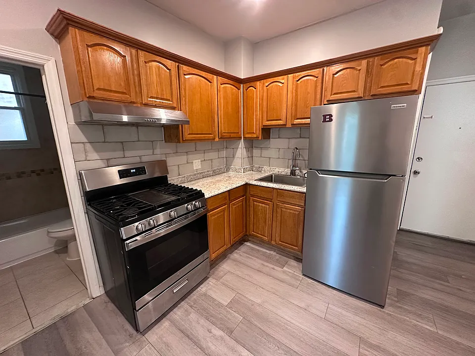 90 W 20th St #1E