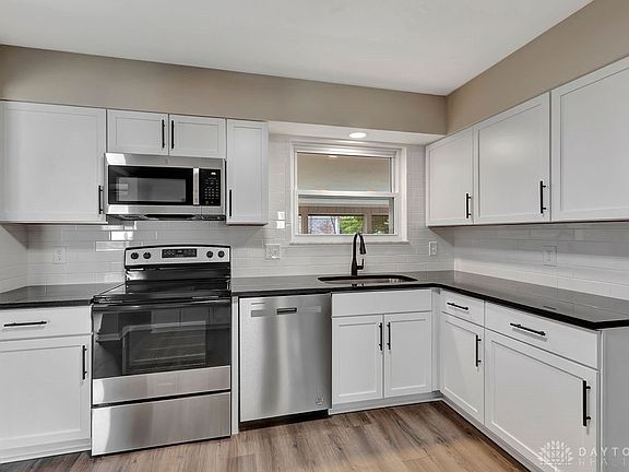 4th image of 5881 Leslie Dr