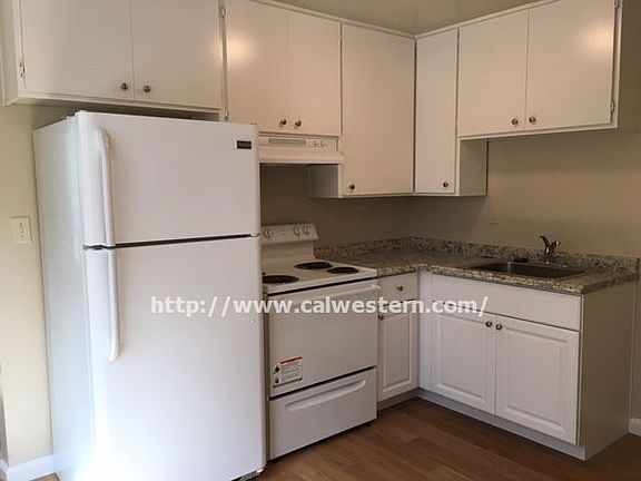 2nd image of 724 S 8th St APT 4