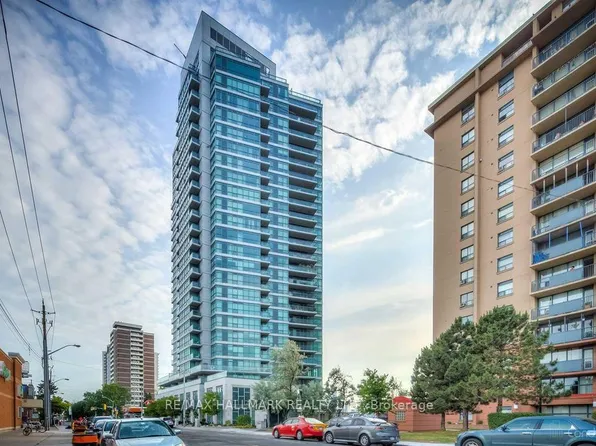 1048 Broadview Ave #306, Toronto, ON M4K 2B8