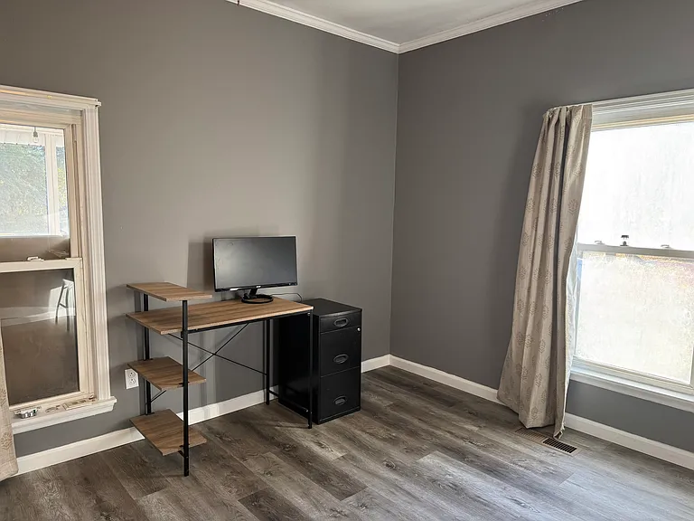 204 E Main St — Photo 5