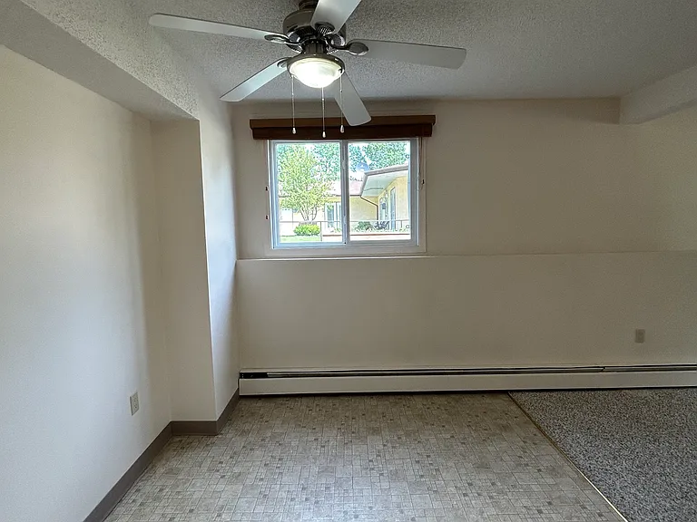 129 Centre St S #1 — Photo 7