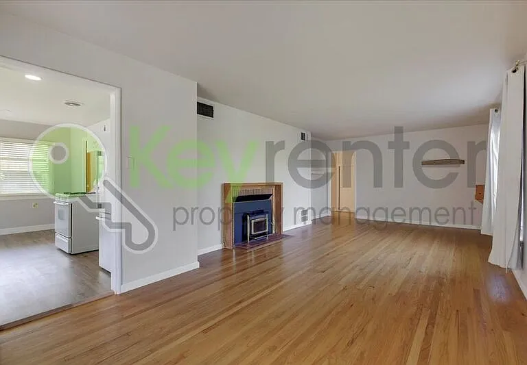 3124 Brophy Dr — Photo 6