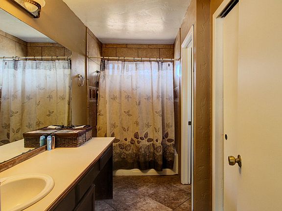 3rd image of 5490 Camino De Flores