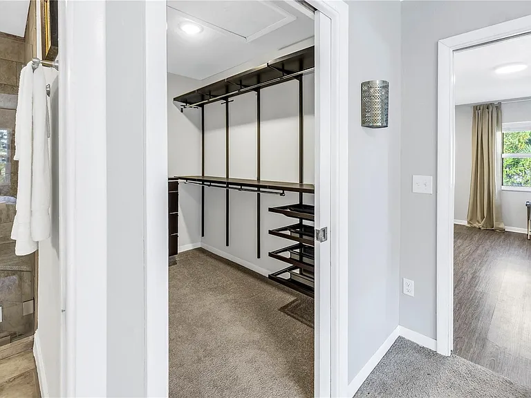 610 Cordova Blvd NE — Photo 20
