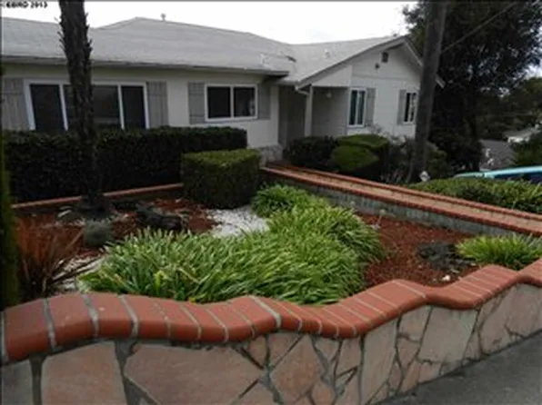 8415 Aster Ave, Oakland, CA 94605